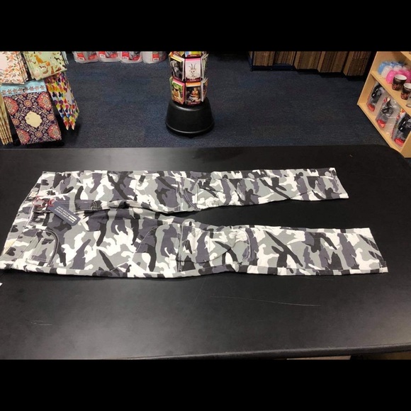 Black and white army - Picture 1 of 2